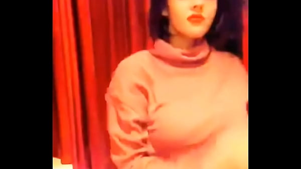 Hot Kinky Indian girl striptease nude dance